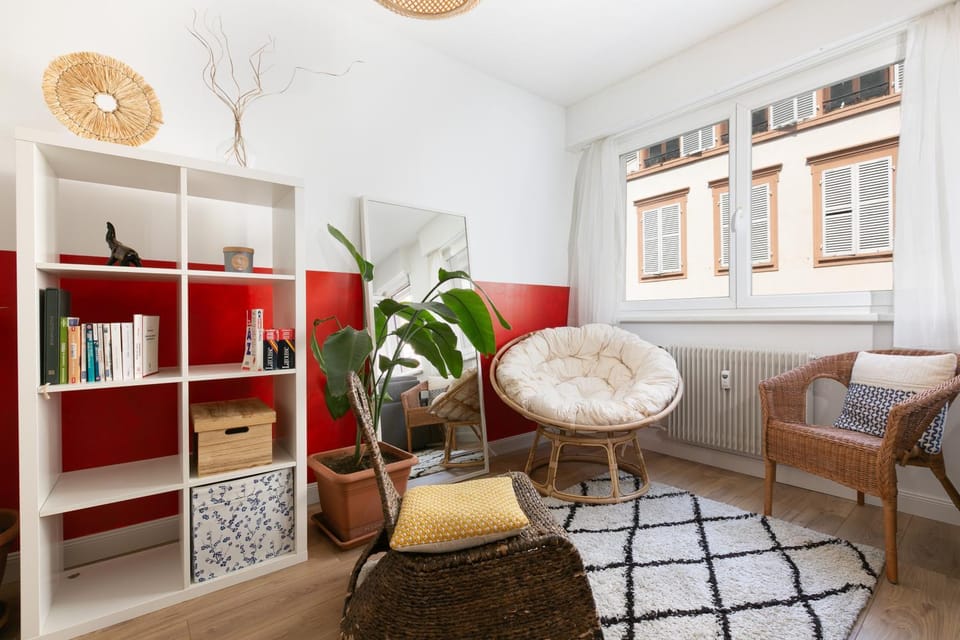 Library, Living room, Seating area
