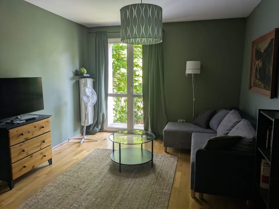 TV and multimedia, Living room, Seating area