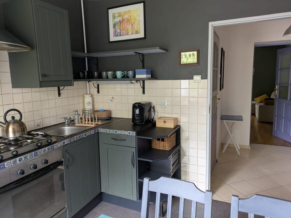 Coffee/tea facilities, Kitchen or kitchenette