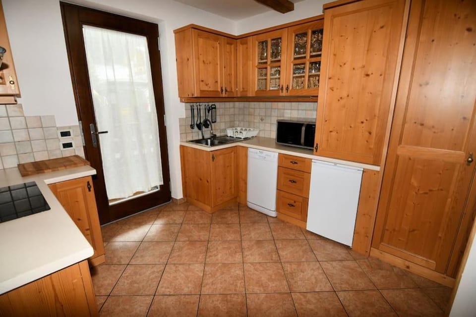 dishwasher, minibar
