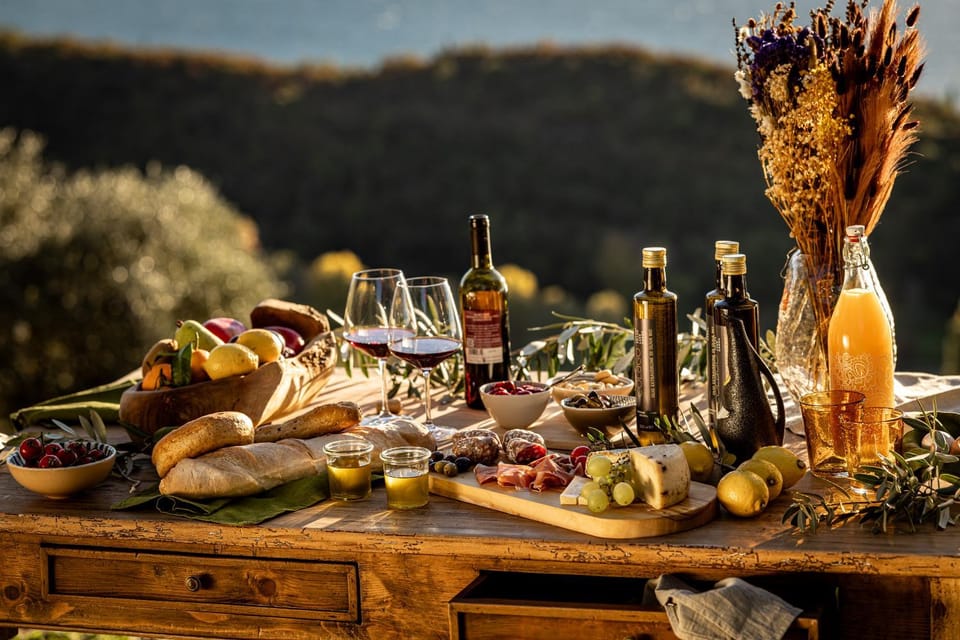 Day, Natural landscape, Food and drinks, Food, Lunch, Dinner, Drinks, Alcoholic drinks