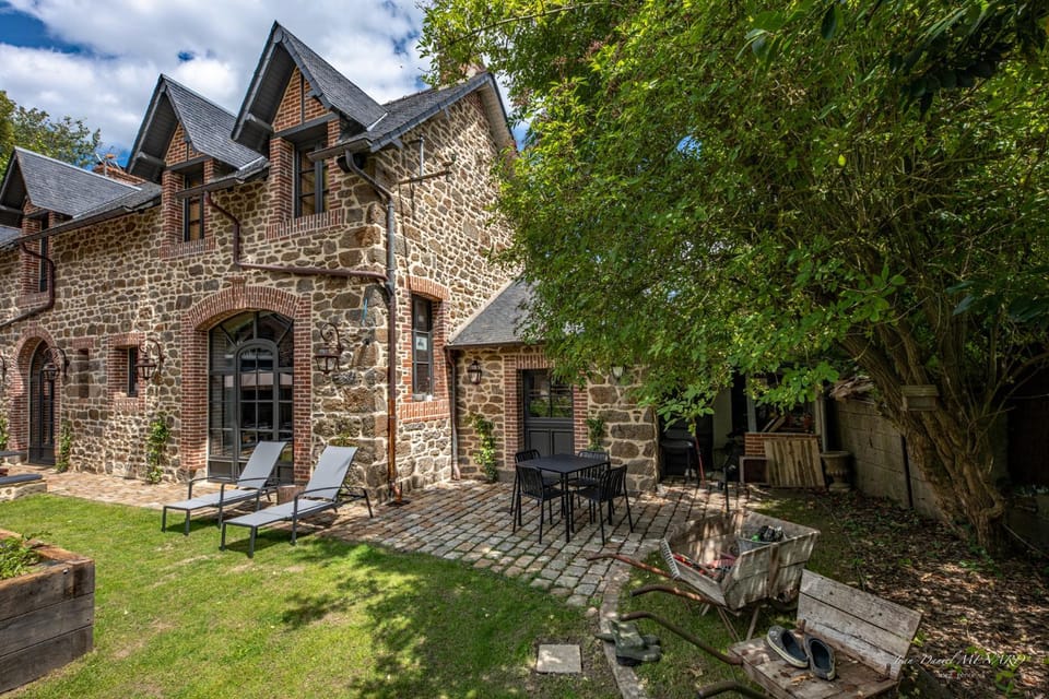 Property building, Garden, Garden view