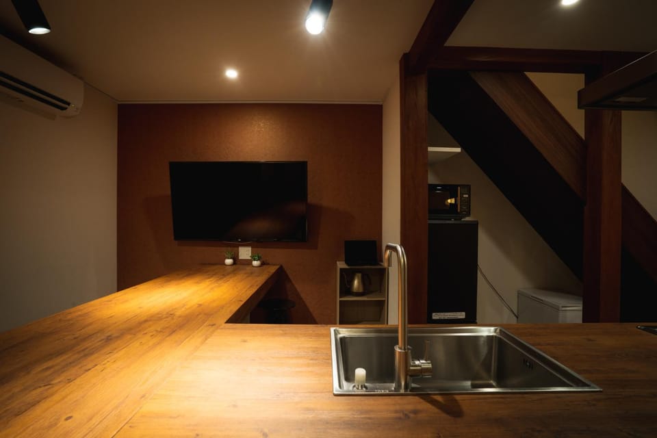 Dining area, kitchen