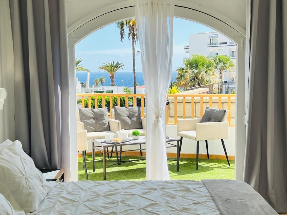 Bed, View (from property/room), Balcony/Terrace, Balcony/Terrace, Bedroom