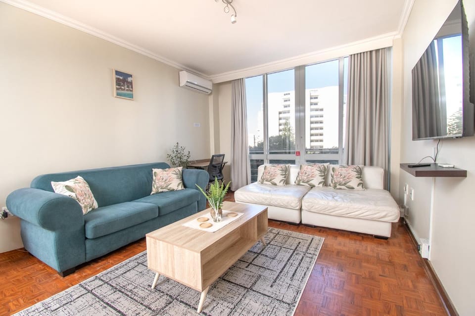 TV and multimedia, Seating area, air conditioner