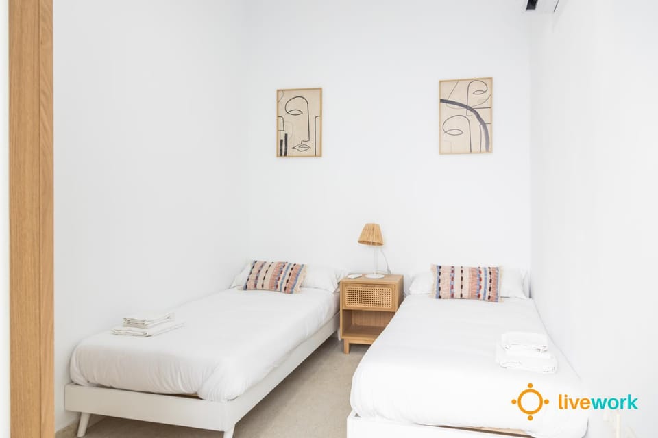 Bed, Bedroom, heating, wardrobe, air conditioner