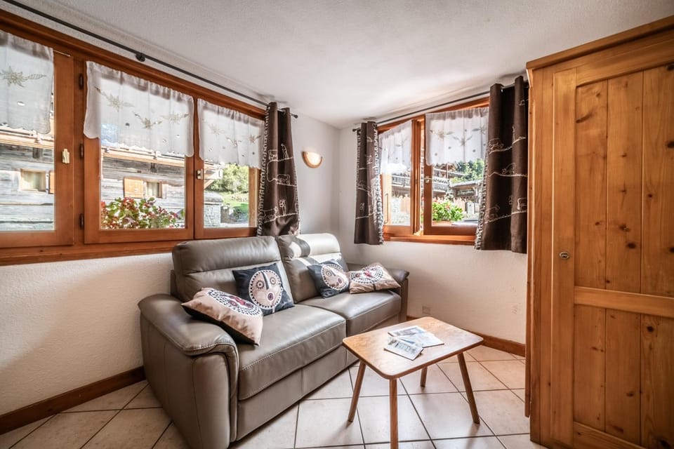 Property building, Living room