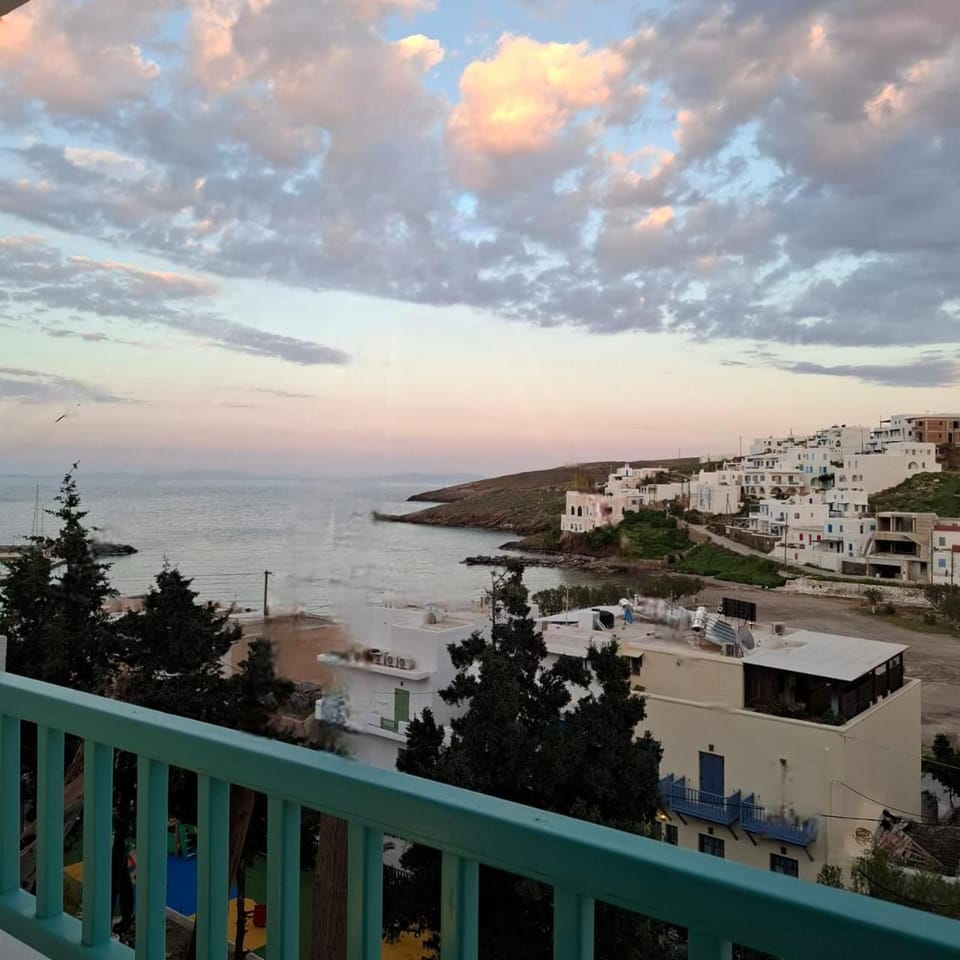 Aetherian Suites Apartment hotel in Kea-Kythnos