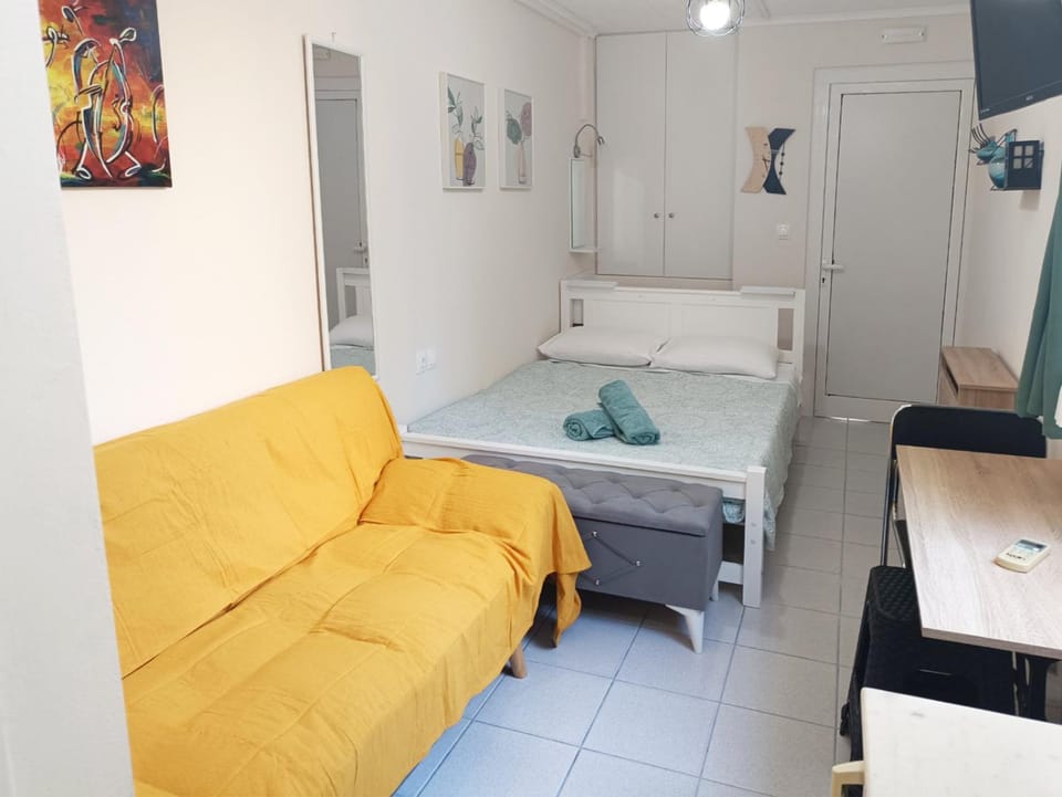 Small Studio in Rethymno center for up to 4 persons (2 +2 children or 3 adults) Apartment in Rethymno