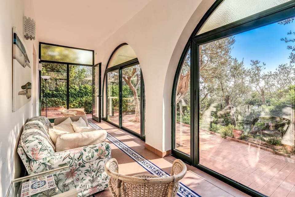 Day, View (from property/room), Balcony/Terrace, Living room, Seating area, Garden view