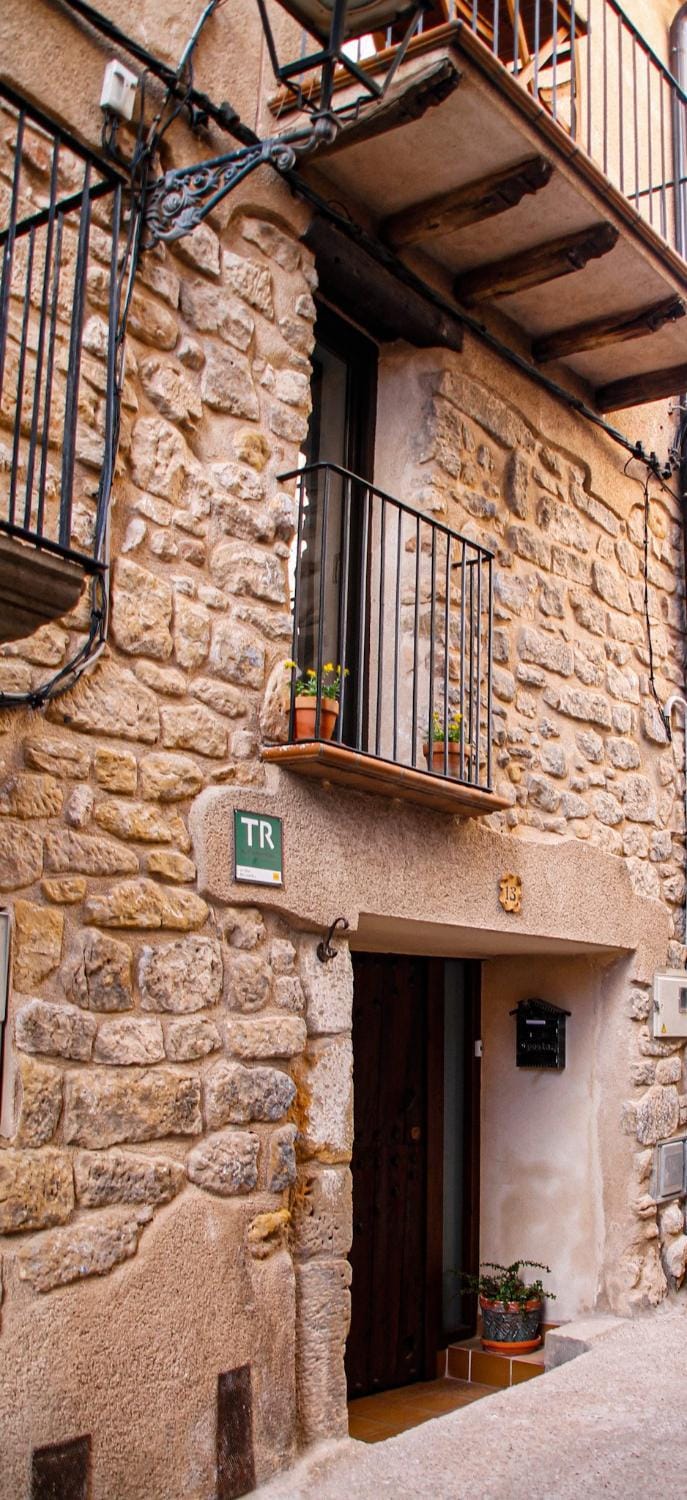 Property building, Facade/entrance, Balcony/Terrace