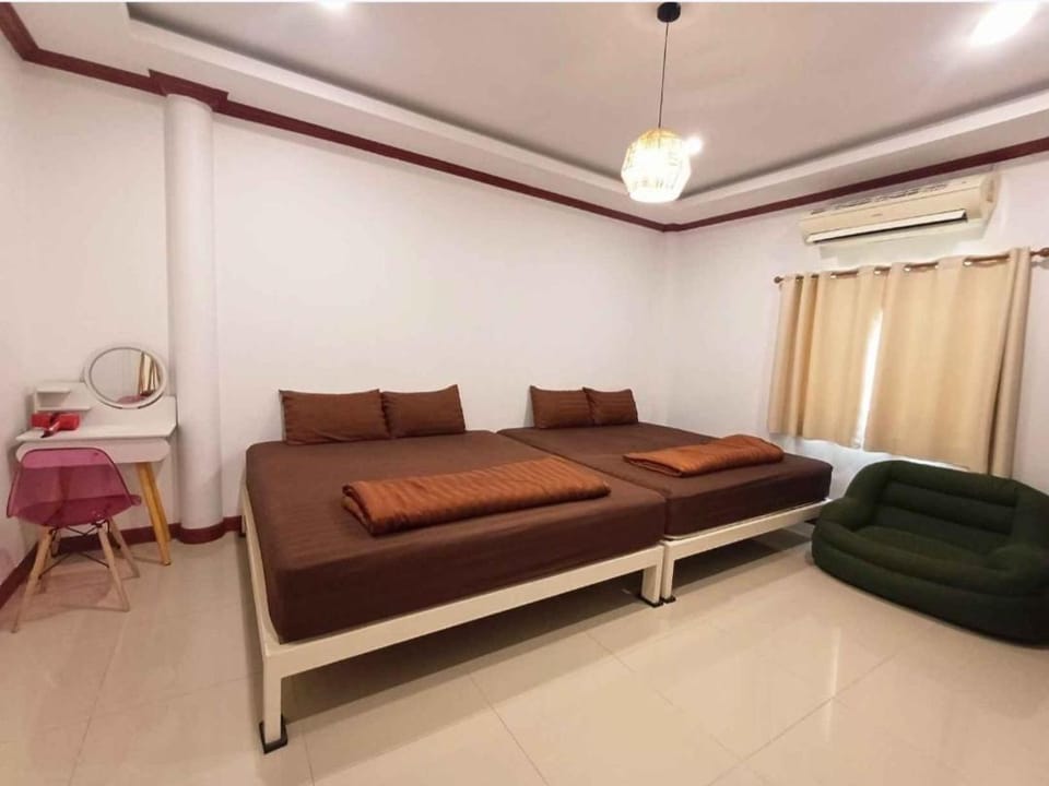 Gn story love บ้านเกาะล้าน 小珊瑚岛班泳池别墅 Villa in Chon Buri Changwat