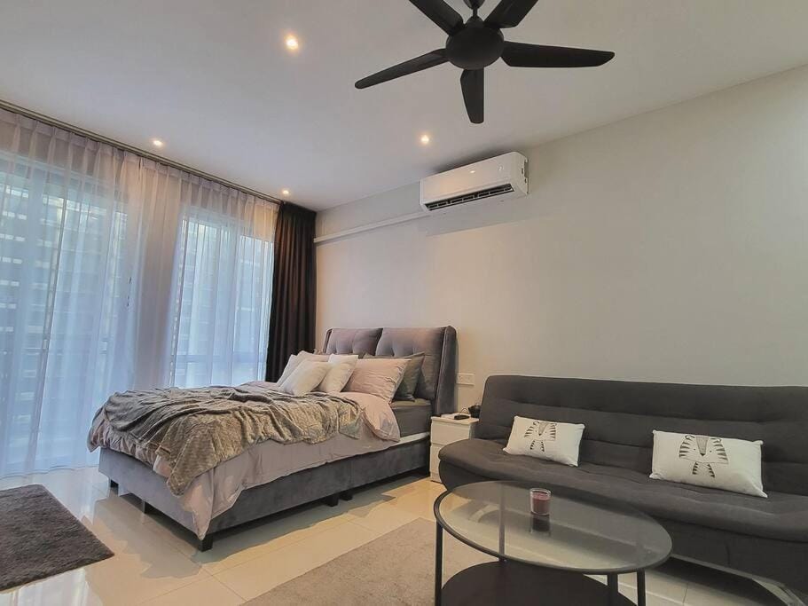 Experience Movie under the stars galaxy - Studio Suites - 15 mins to CIQ Apartment in Johor Bahru
