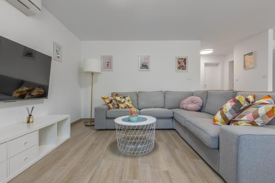 Lady Di Apartment in Makarska