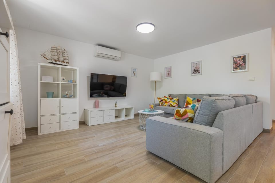 Lady Di Apartment in Makarska
