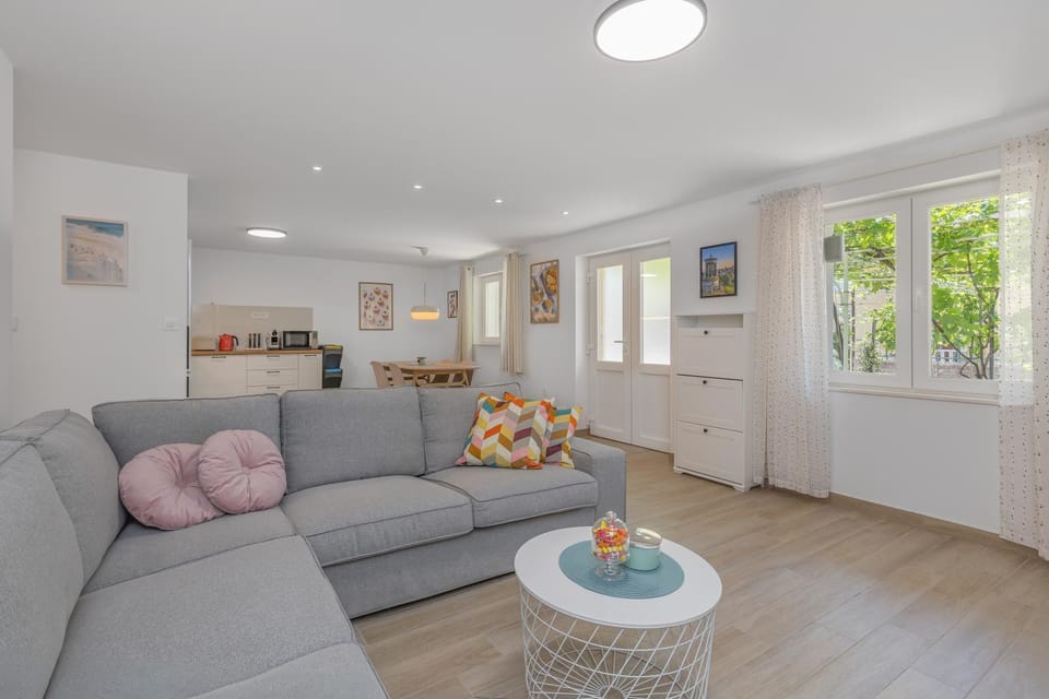 Lady Di Apartment in Makarska