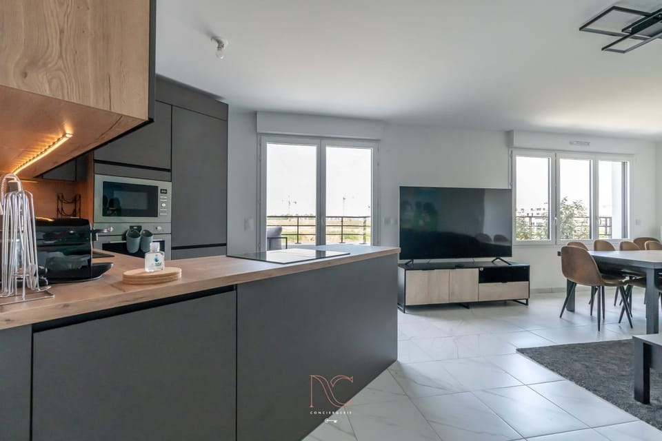 Living room, Dining area