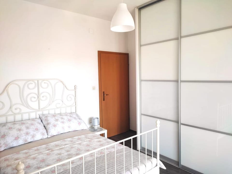 Bed, Bedroom, wardrobe