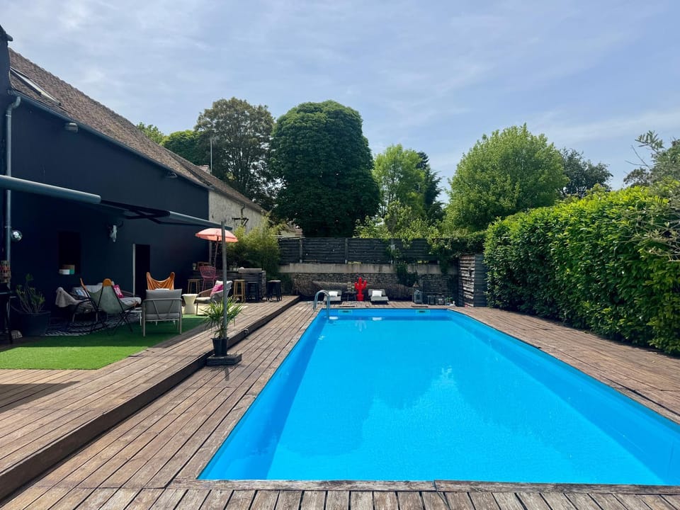 Day, Pool view, Swimming pool, sunbed