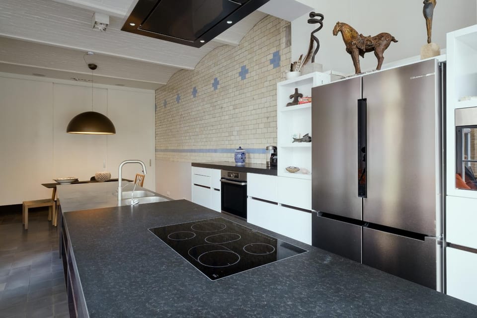 Dining area, kitchen