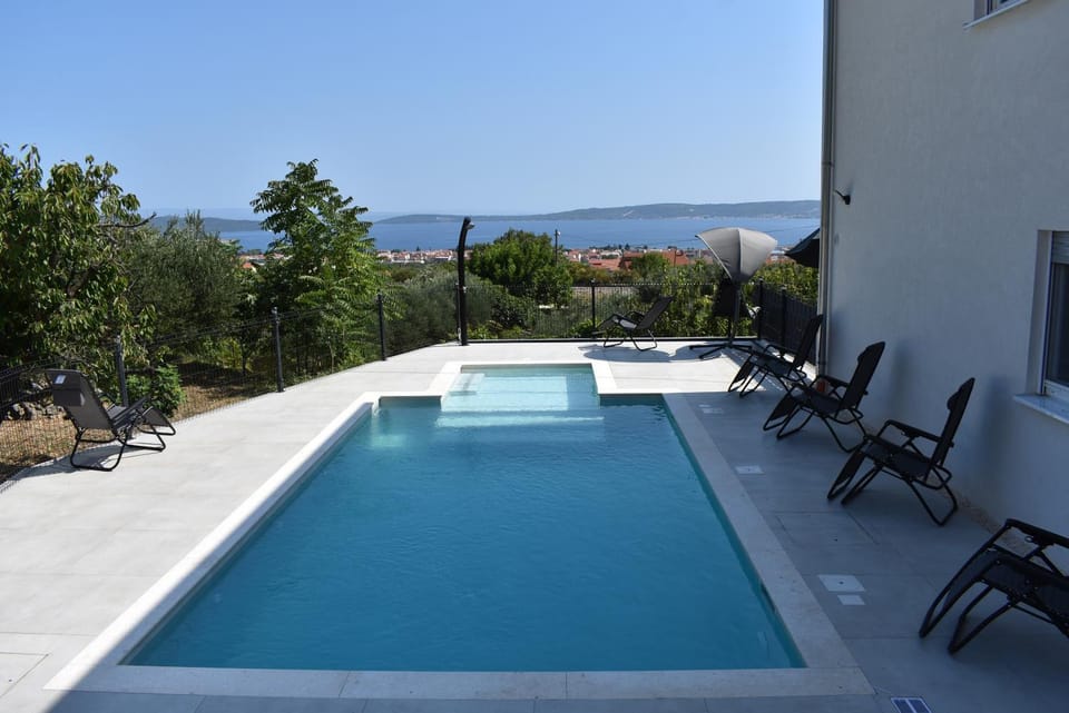 Property building, Swimming pool