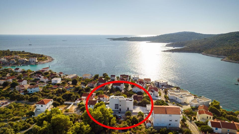 Property building, Day, Natural landscape, Bird's eye view, Sea view