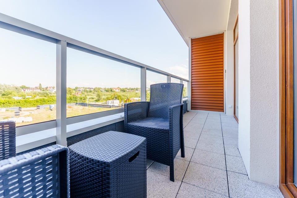 Day, View (from property/room), Balcony/Terrace, Living room, Seating area