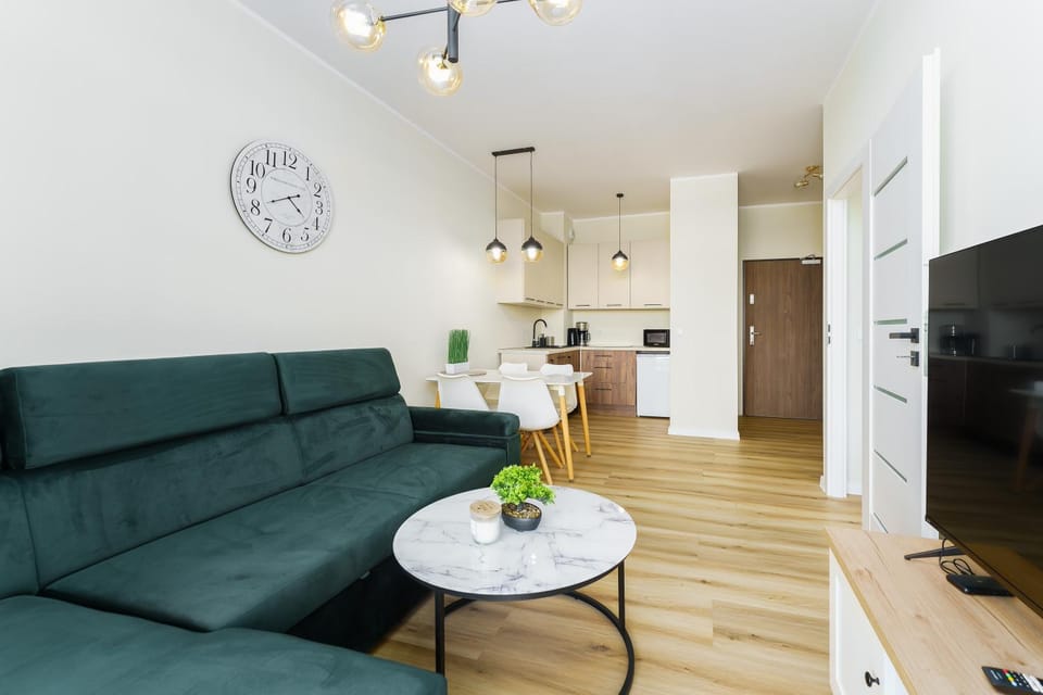 Communal lounge/ TV room, TV and multimedia, Kitchen or kitchenette, Living room, Seating area, Dining area, Evening entertainment