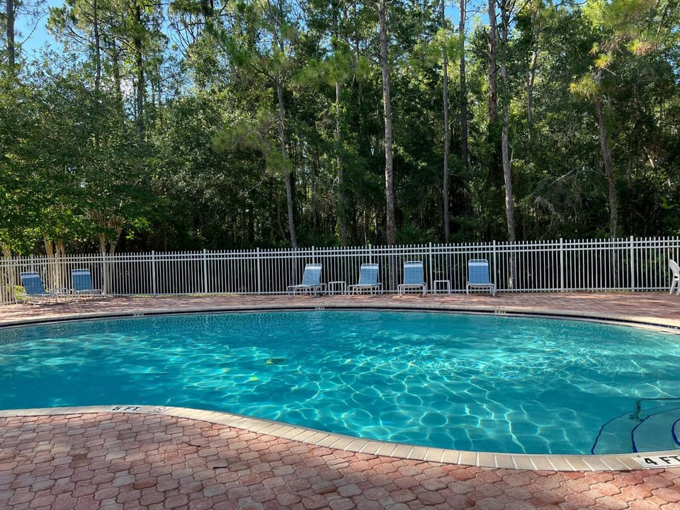 Day, Balcony/Terrace, Pool view, Swimming pool, Swimming pool, sunbed
