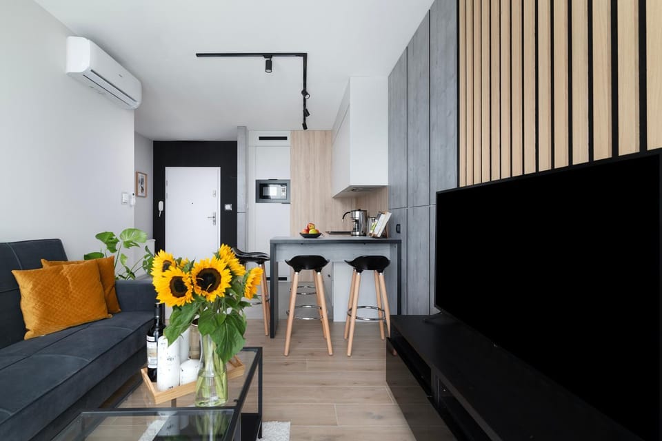 EASY RENT Apartments - Kompozytorów Polskich 51, Free Parking, 24h Check-in Apartment in Masovian Voivodeship