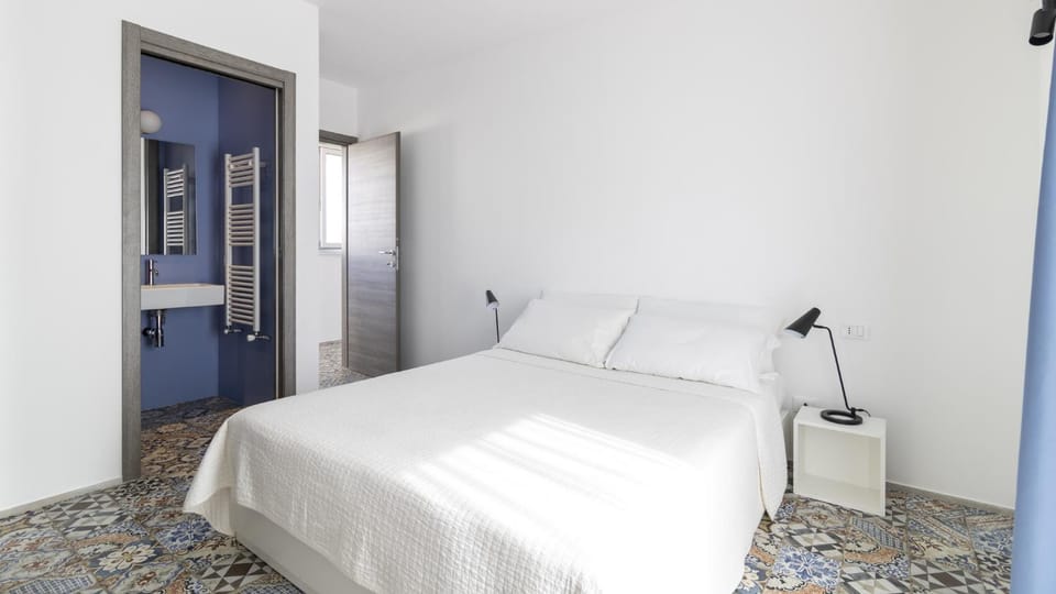 Bed, Summer, Bathroom, Photo of the whole room, Bedroom, wardrobe