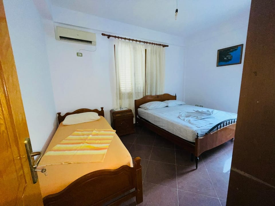 Bed, Photo of the whole room, air conditioner