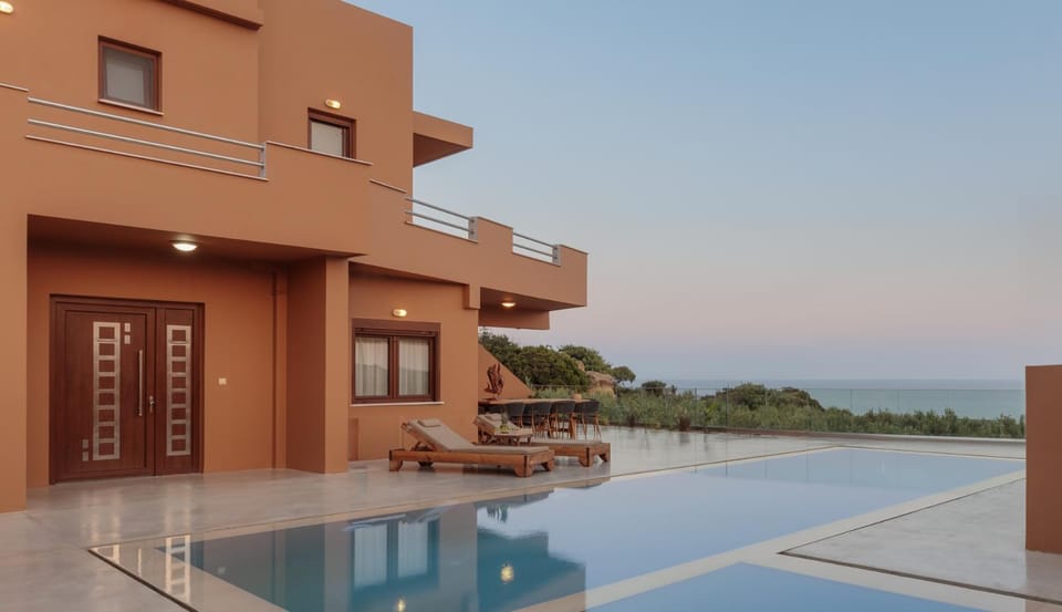 Property building, Day, Natural landscape, View (from property/room), Balcony/Terrace, Pool view, Sea view, Swimming pool, Swimming pool, sunbed
