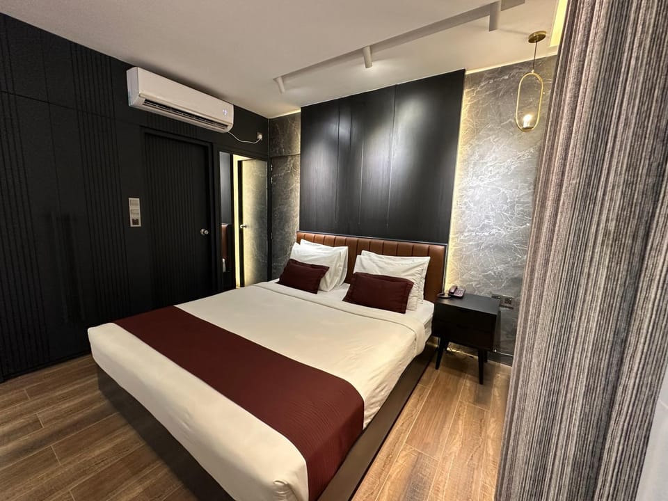 Bed, Bedroom, air conditioner
