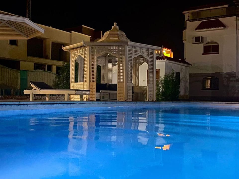 Night, Pool view