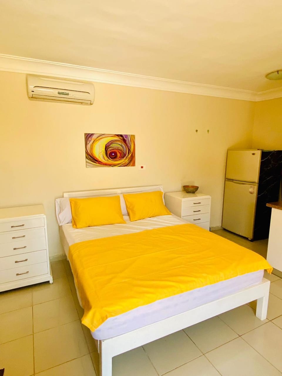 Bed, Photo of the whole room, Bedroom