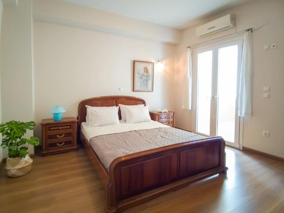 Bed, Bedroom, air conditioner