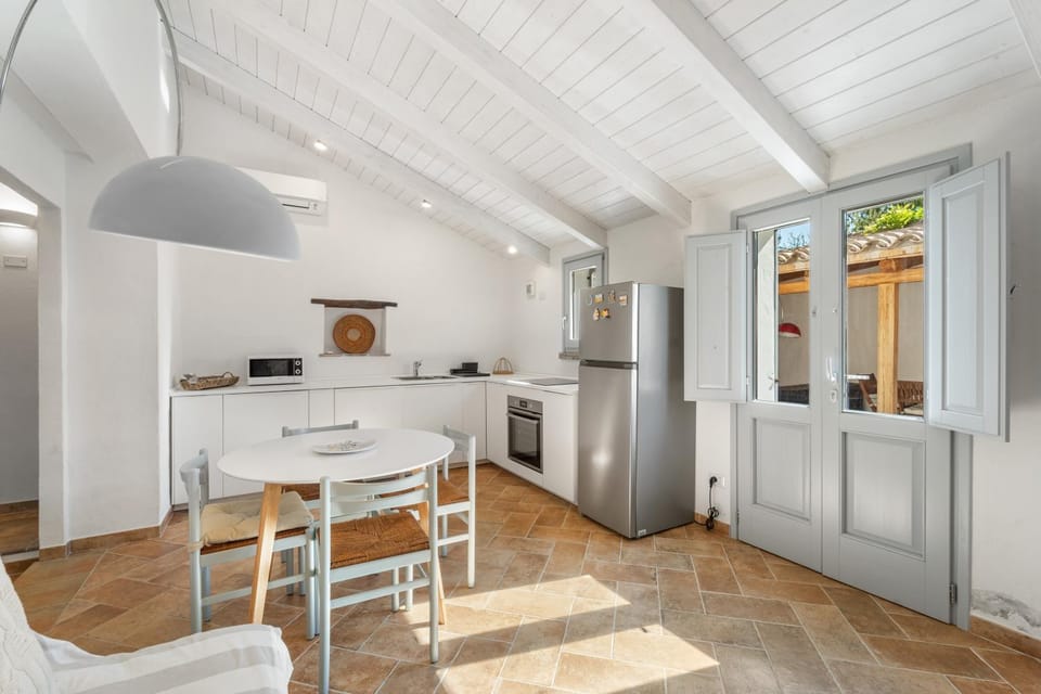 Property building, Kitchen or kitchenette, Living room