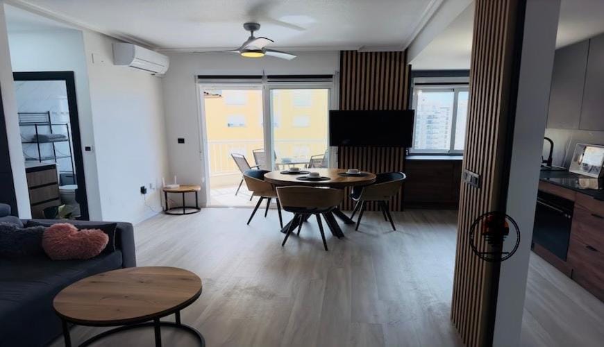 TV and multimedia, Kitchen or kitchenette, Living room, Dining area, air conditioner