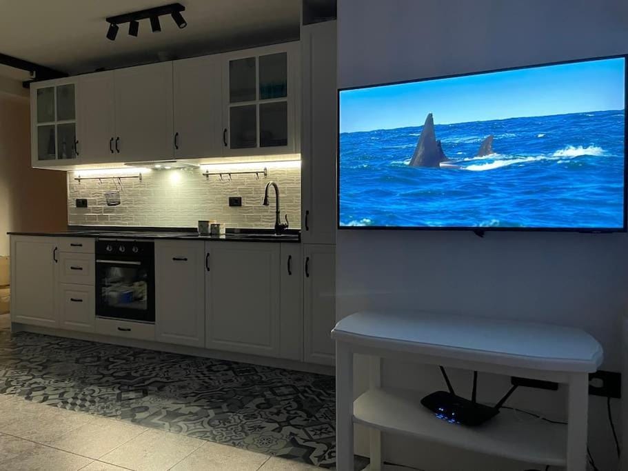 TV and multimedia, Kitchen or kitchenette, Living room