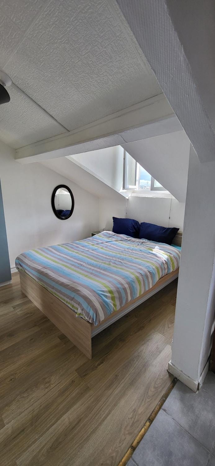 Bed, Bedroom