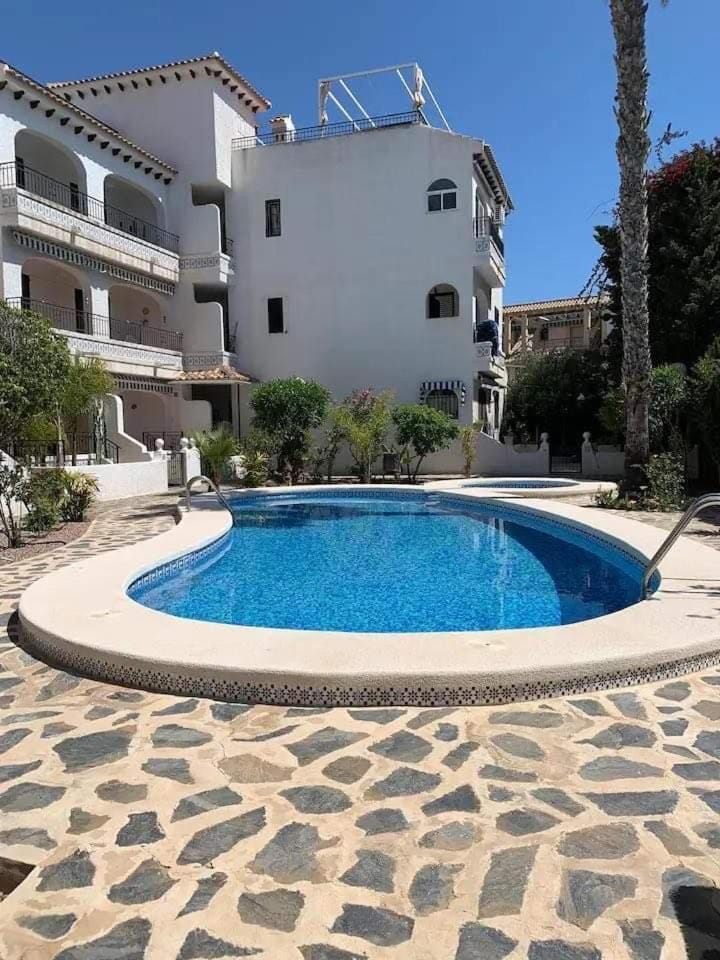 Apartment with Outdoor Pool and Air Conditioning in Cabo Roig Apartment in Vega Baja del Segura