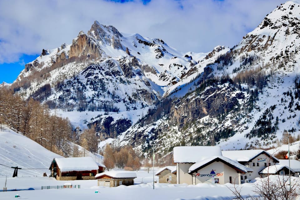 Nearby landmark, Natural landscape, Winter, Mountain view