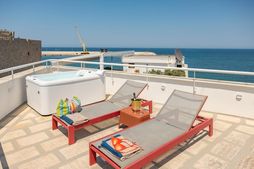 Pool view, Sea view, sunbed