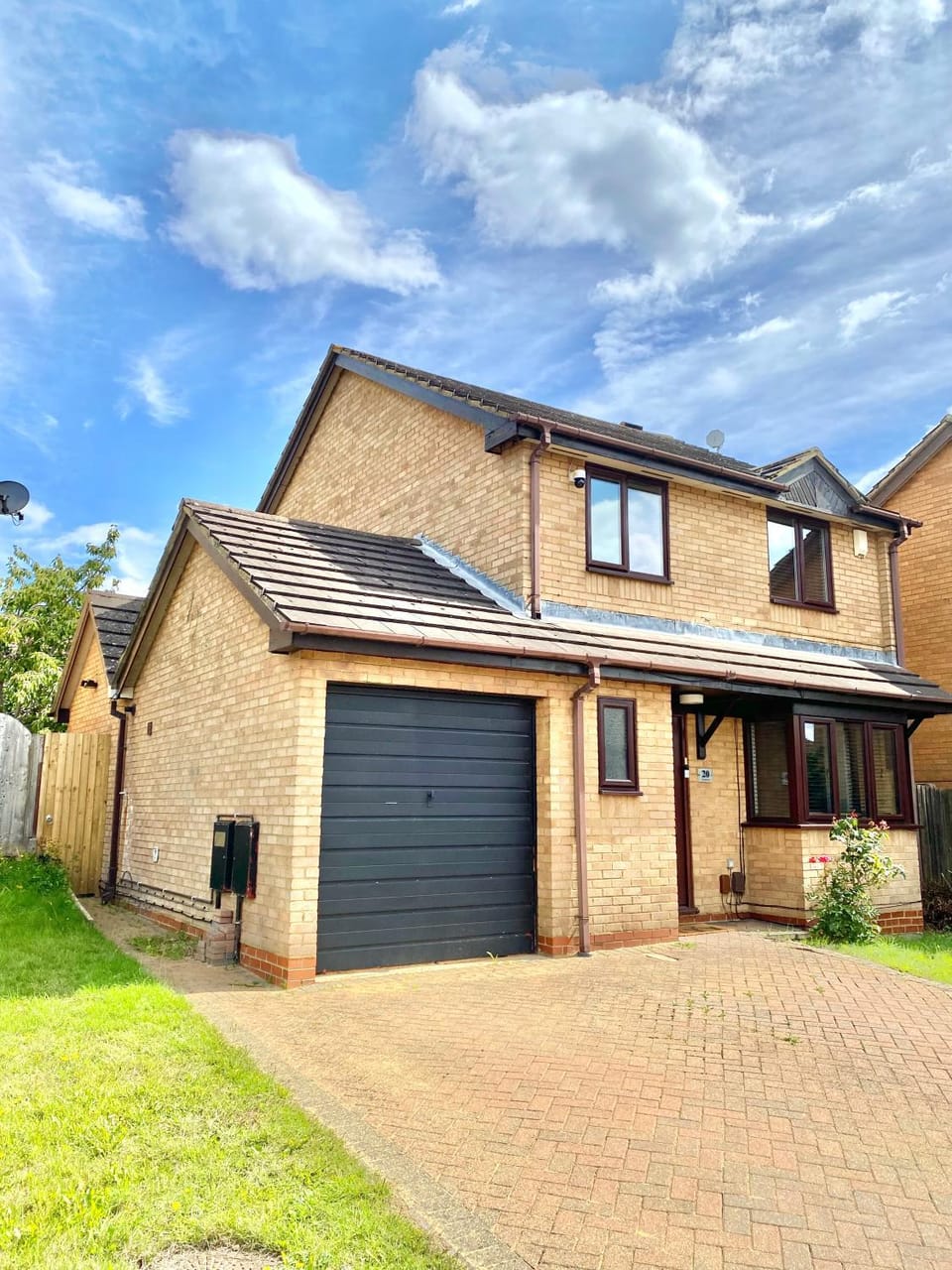 Property building, Day, Neighbourhood, Street view