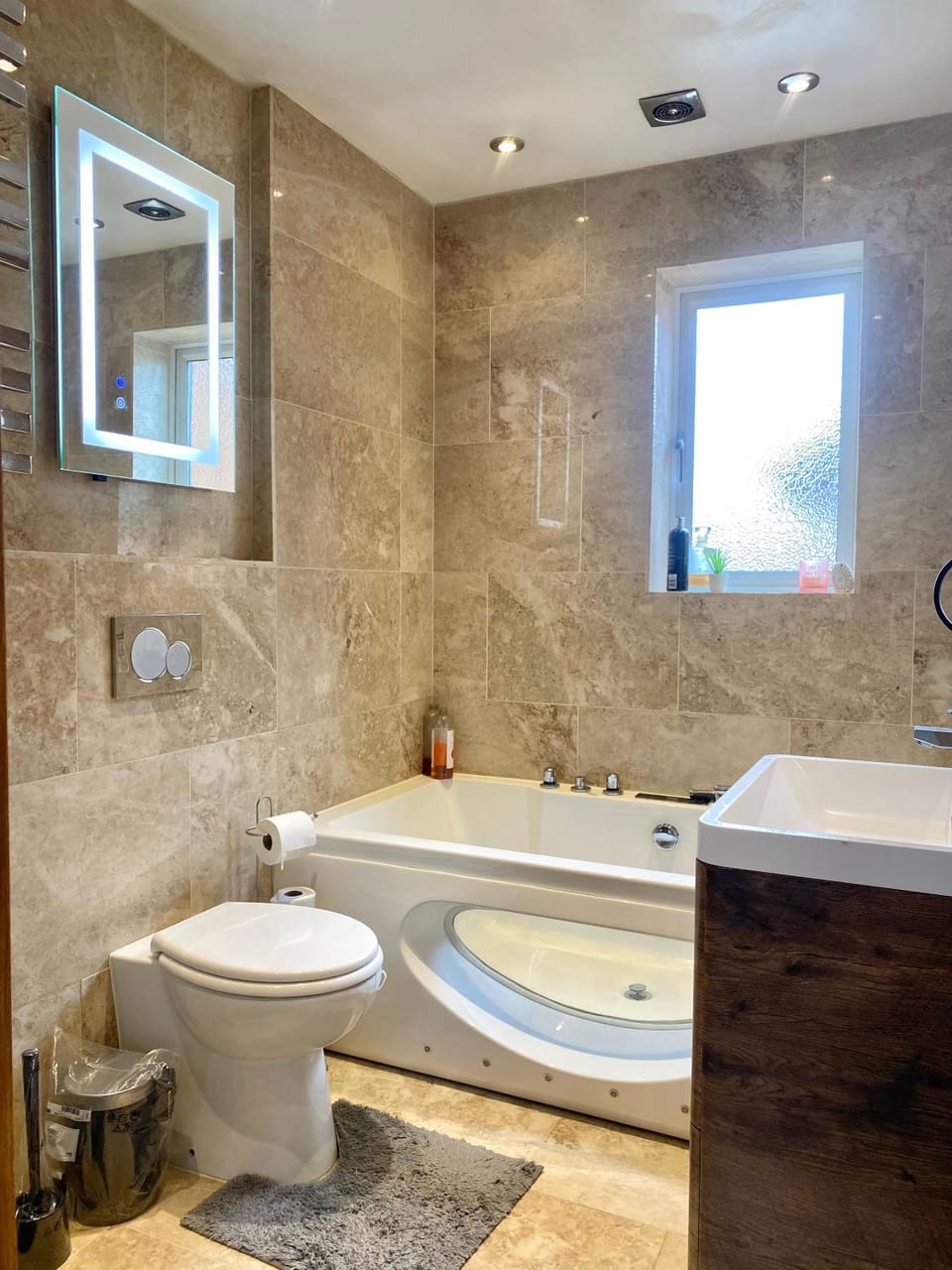 Shower, Toilet, Bathroom, Bath, towels