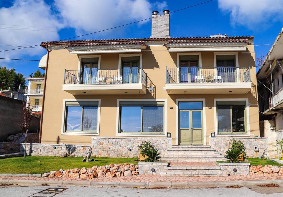 Property building, Day