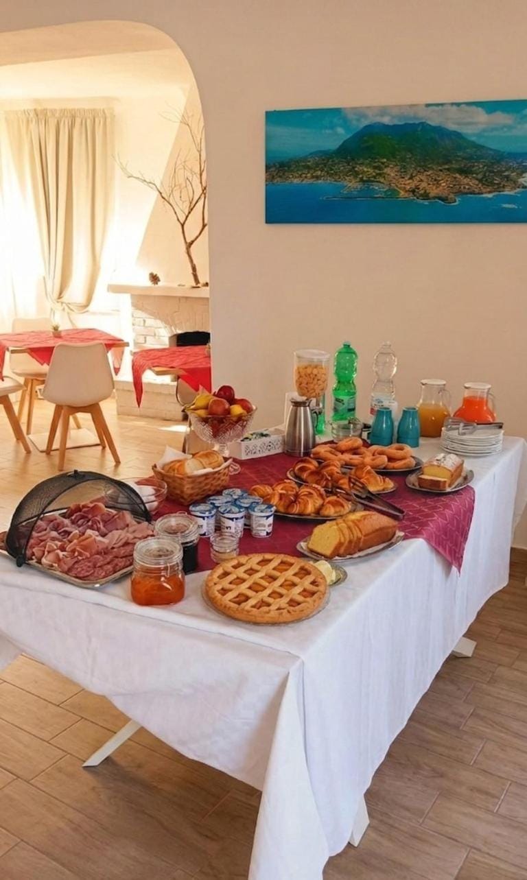 Food and drinks, Breakfast, Continental breakfast, Buffet breakfast, Drinks