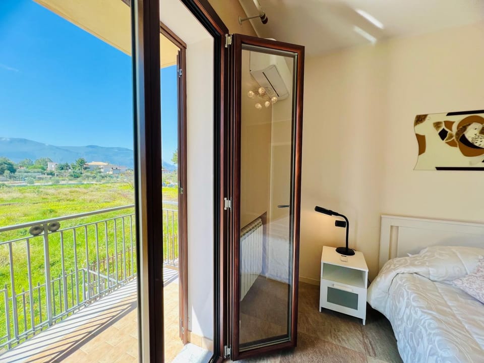 Spring, Bed, Natural landscape, View (from property/room), Balcony/Terrace, Photo of the whole room, Bedroom