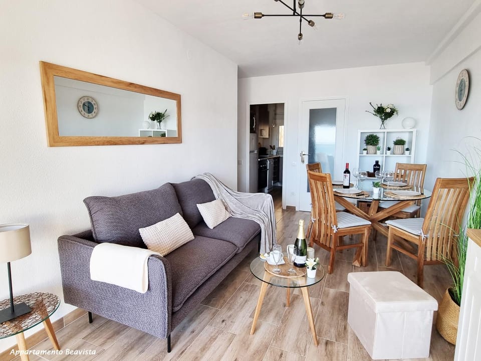 Living room, Seating area, air conditioner